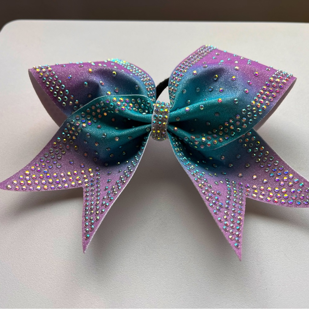 Cheerleading cheer bow